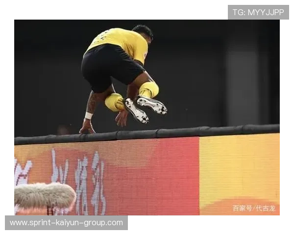 中路穿透转身抽射直挂球网成佳作